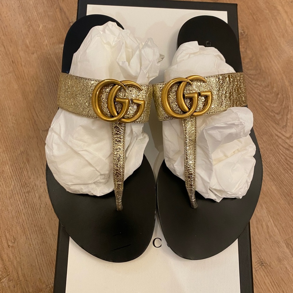 Gold GG Logo Thong Sandals